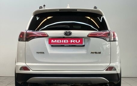 Toyota RAV4, 2019 год, 2 650 000 рублей, 6 фотография