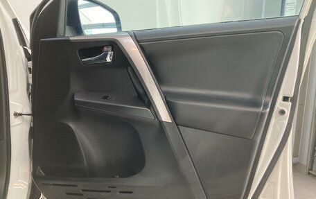 Toyota RAV4, 2019 год, 2 650 000 рублей, 18 фотография