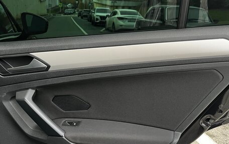 Volkswagen Tiguan II, 2019 год, 1 950 000 рублей, 30 фотография