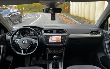 Volkswagen Tiguan II, 2019 год, 1 950 000 рублей, 40 фотография