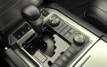 Toyota Land Cruiser 200, 2019 год, 8 100 000 рублей, 15 фотография