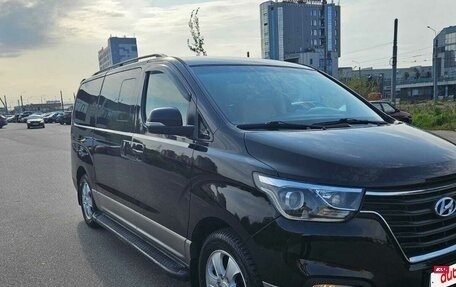 Hyundai H-1 II рестайлинг, 2021 год, 3 100 000 рублей, 2 фотография
