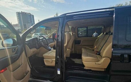 Hyundai H-1 II рестайлинг, 2021 год, 3 100 000 рублей, 20 фотография