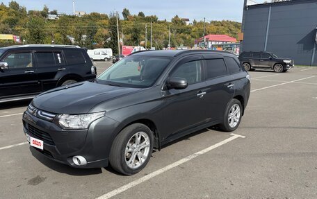 Mitsubishi Outlander III рестайлинг 3, 2013 год, 1 810 000 рублей, 19 фотография