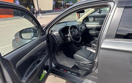 Mitsubishi Outlander III рестайлинг 3, 2013 год, 1 810 000 рублей, 18 фотография