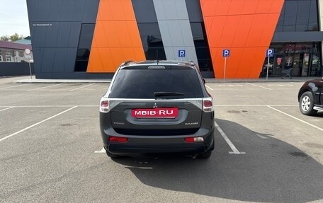 Mitsubishi Outlander III рестайлинг 3, 2013 год, 1 810 000 рублей, 15 фотография