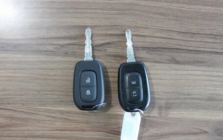 Renault Logan II, 2019 год, 799 000 рублей, 21 фотография