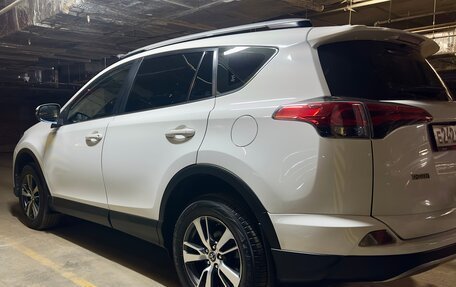 Toyota RAV4, 2018 год, 2 480 000 рублей, 15 фотография