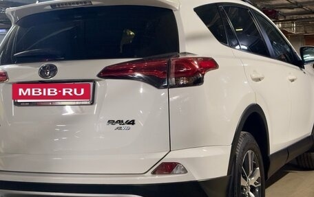 Toyota RAV4, 2018 год, 2 480 000 рублей, 14 фотография
