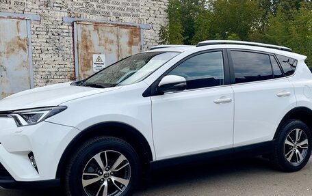 Toyota RAV4, 2018 год, 2 480 000 рублей, 34 фотография