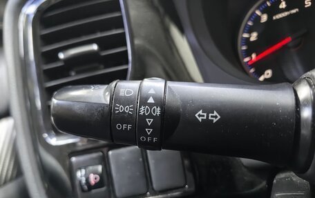 Mitsubishi Outlander III рестайлинг 3, 2013 год, 1 259 000 рублей, 18 фотография