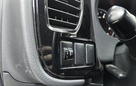 Mitsubishi Outlander III рестайлинг 3, 2013 год, 1 259 000 рублей, 20 фотография