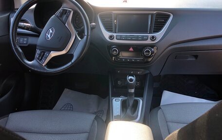 Hyundai Solaris II рестайлинг, 2018 год, 1 300 000 рублей, 6 фотография