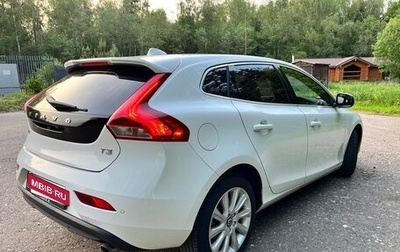 Volvo V40 II рестайлинг, 2015 год, 1 320 000 рублей, 1 фотография