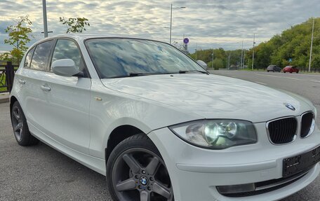 BMW 1 серия, 2011 год, 870 000 рублей, 2 фотография