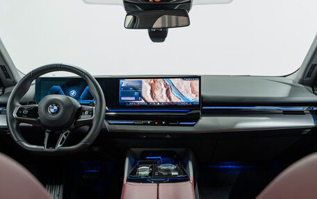 BMW 5 серия, 2025 год, 6 800 000 рублей, 17 фотография