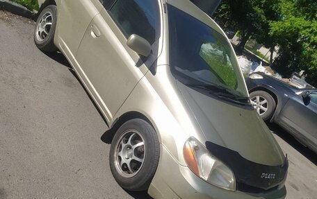 Toyota Platz, 2002 год, 380 000 рублей, 1 фотография