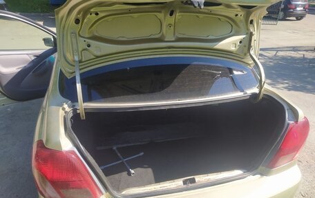 Toyota Platz, 2002 год, 380 000 рублей, 2 фотография