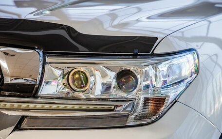 Toyota Land Cruiser 200, 2010 год, 3 289 000 рублей, 9 фотография