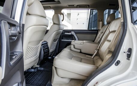 Toyota Land Cruiser 200, 2010 год, 3 289 000 рублей, 20 фотография