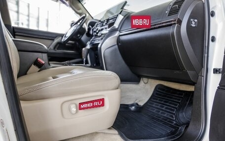 Toyota Land Cruiser 200, 2010 год, 3 289 000 рублей, 24 фотография