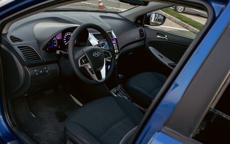 Hyundai Solaris II рестайлинг, 2012 год, 825 000 рублей, 13 фотография