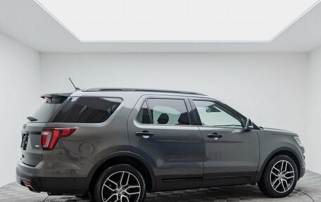 Ford Explorer VI, 2017 год, 2 350 000 рублей, 2 фотография