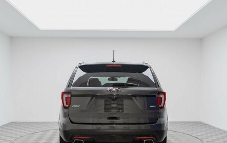 Ford Explorer VI, 2017 год, 2 350 000 рублей, 4 фотография
