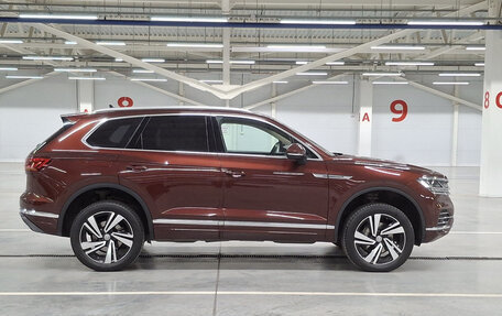 Volkswagen Touareg III, 2020 год, 5 700 000 рублей, 5 фотография