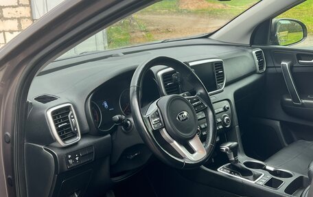KIA Sportage IV рестайлинг, 2020 год, 2 215 000 рублей, 5 фотография