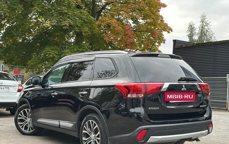 Mitsubishi Outlander III рестайлинг 3, 2016 год, 1 949 000 рублей, 4 фотография