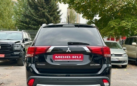 Mitsubishi Outlander III рестайлинг 3, 2016 год, 1 949 000 рублей, 5 фотография