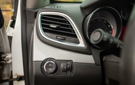 Opel Mokka I, 2013 год, 1 395 000 рублей, 34 фотография