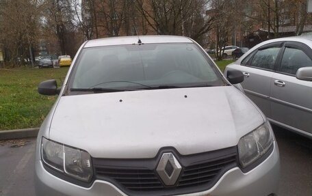 Renault Logan II, 2015 год, 800 000 рублей, 2 фотография