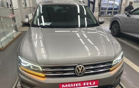 Volkswagen Tiguan II, 2018 год, 3 150 000 рублей, 6 фотография