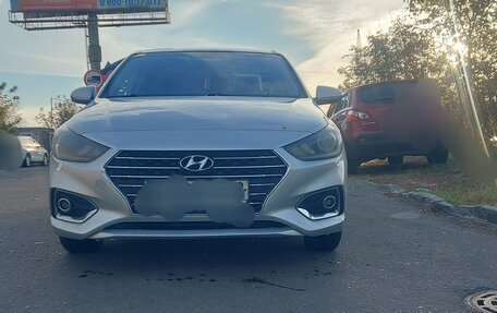 Hyundai Solaris II рестайлинг, 2017 год, 790 000 рублей, 1 фотография