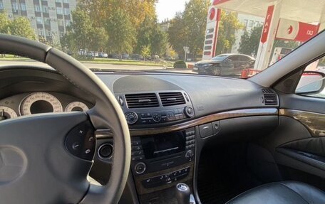 Mercedes-Benz E-Класс, 2005 год, 1 050 000 рублей, 9 фотография