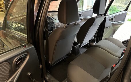 Chevrolet Niva I рестайлинг, 2017 год, 679 000 рублей, 10 фотография
