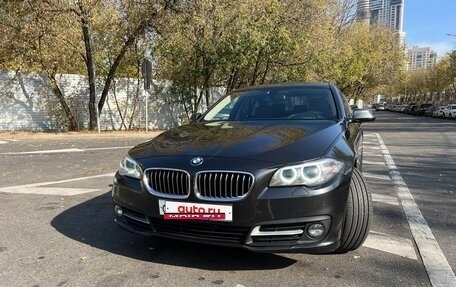 BMW 5 серия, 2015 год, 2 400 000 рублей, 2 фотография