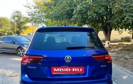 Volkswagen Tiguan II, 2018 год, 2 400 000 рублей, 3 фотография