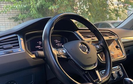 Volkswagen Tiguan II, 2020 год, 2 900 000 рублей, 19 фотография