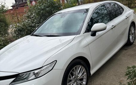 Toyota Camry, 2018 год, 2 865 000 рублей, 3 фотография
