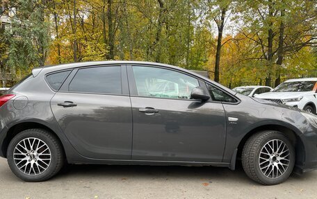 Opel Astra J, 2014 год, 920 000 рублей, 2 фотография