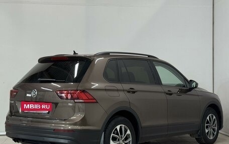 Volkswagen Tiguan II, 2017 год, 2 099 000 рублей, 5 фотография