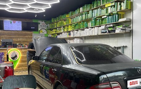 Mercedes-Benz E-Класс, 2000 год, 480 000 рублей, 6 фотография