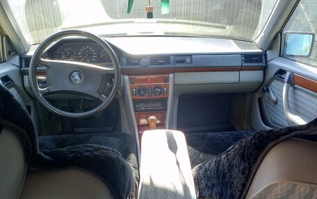 Mercedes-Benz W124, 1991 год, 690 000 рублей, 12 фотография