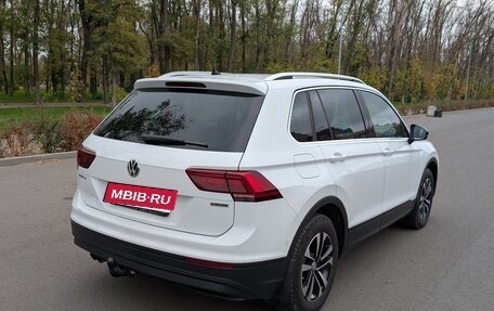 Volkswagen Tiguan II, 2019 год, 2 300 000 рублей, 1 фотография