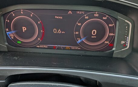 Volkswagen Tiguan II, 2019 год, 2 300 000 рублей, 5 фотография