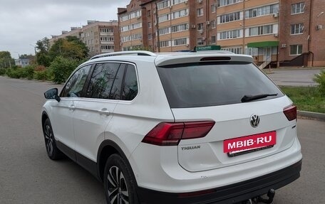 Volkswagen Tiguan II, 2019 год, 2 300 000 рублей, 2 фотография