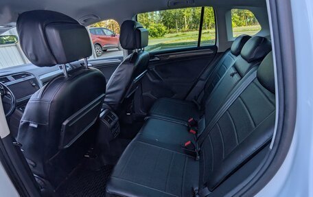 Volkswagen Tiguan II, 2019 год, 2 300 000 рублей, 14 фотография